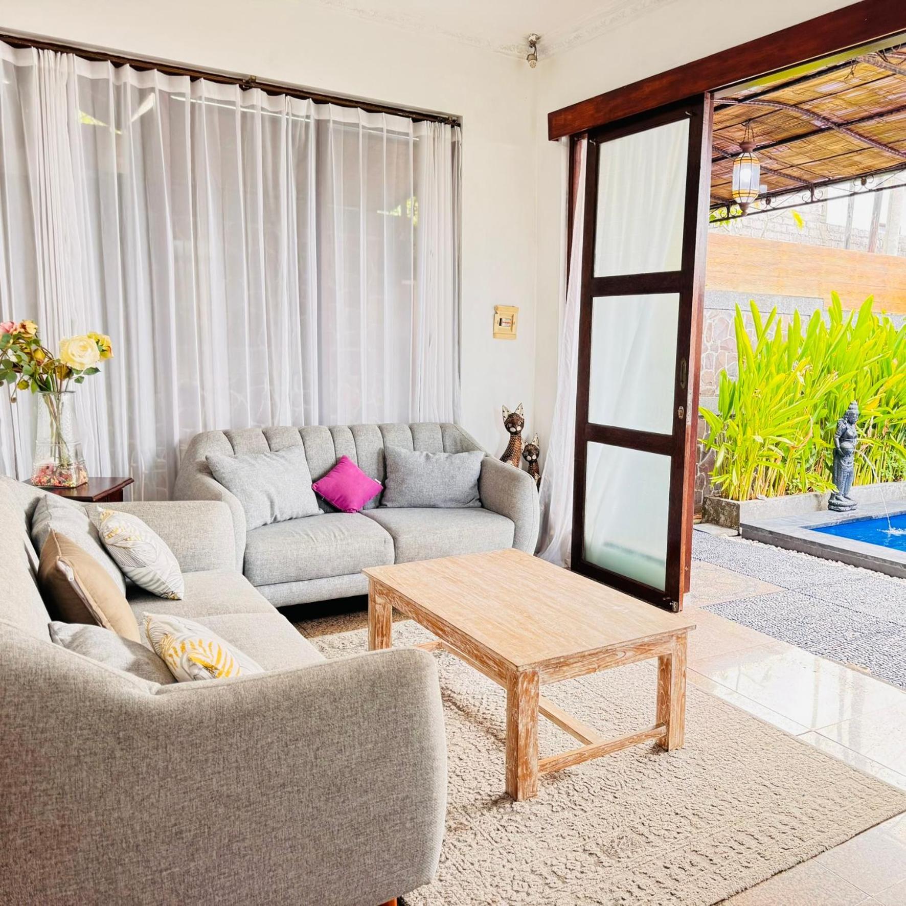 Giri Hill Homestay نوسا دوا المظهر الخارجي الصورة